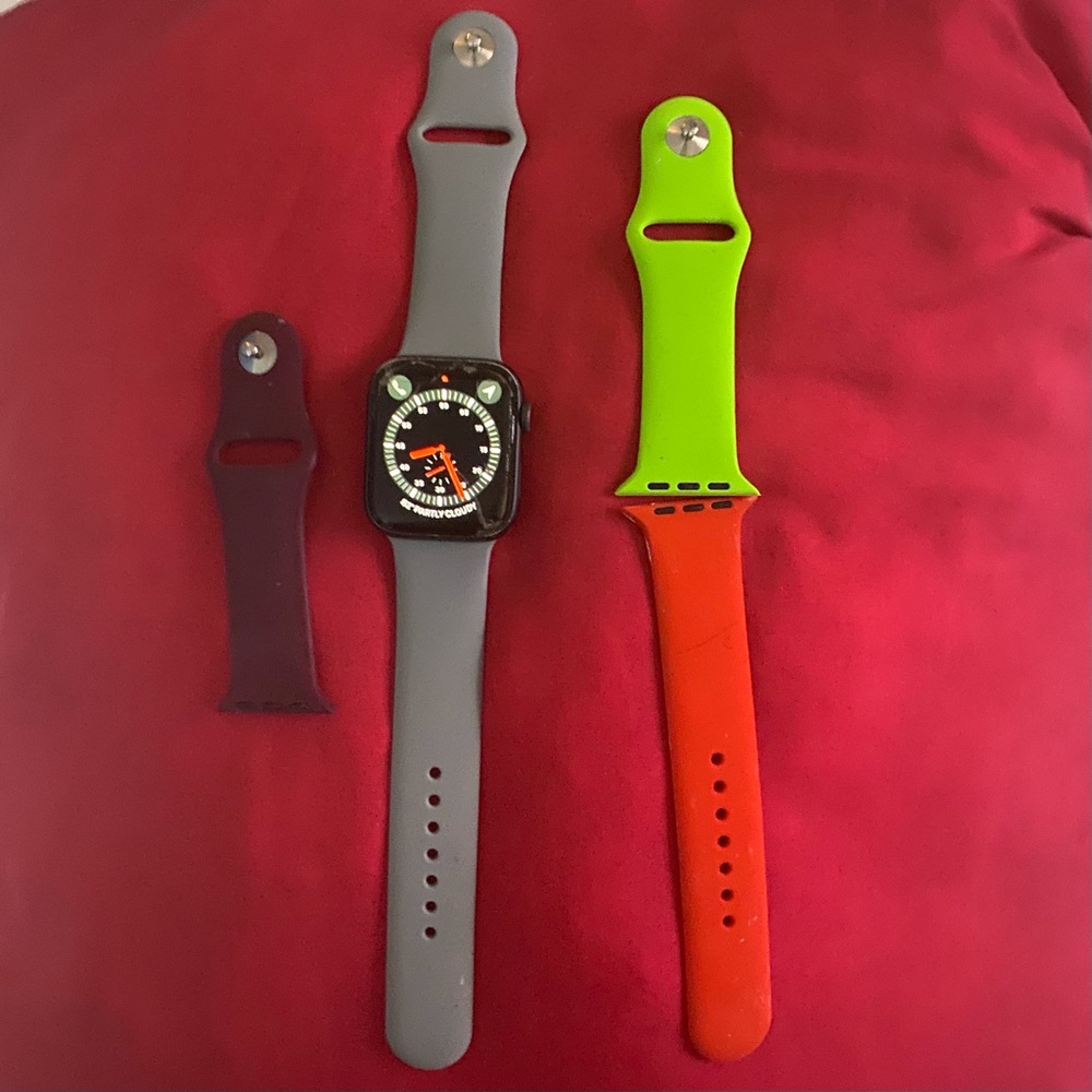 Apple watch series 4 44mm GPS+CELLULAR Cracked